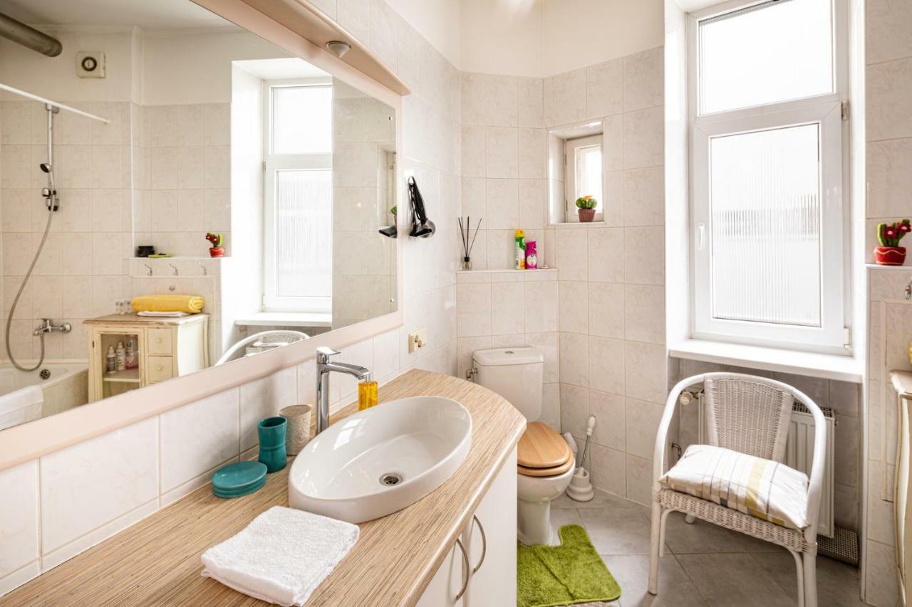 Old Riga Vagnera Quiet Apartment ภายนอก รูปภาพ